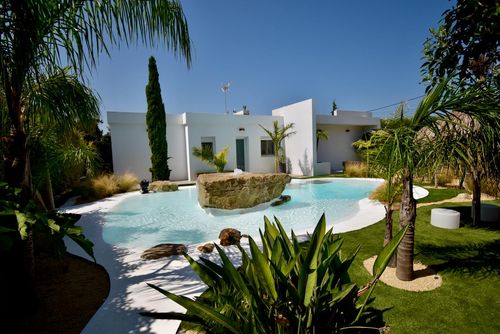 Caribe Schöne und komfortable Villa in Chiclana de la Frontera, Costa de la Luz, Spanien, mit privatem Pool für 6 Personen. Das Haus befindet sich in einer ländlichen Strandgegend....