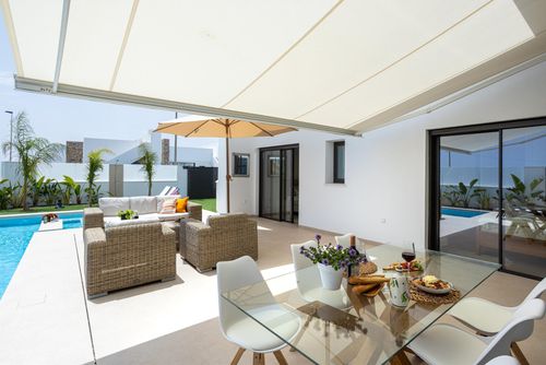 Villa Monastrell Wundervolle und fröhliche Luxusvilla mit beheiztem Pool in San Javier, Costa Calida, Spanien für 6 Personen. Die Villa befindet sich in einer ländlichen und Küstenlage und ist 3 km vom Strand entfernt....