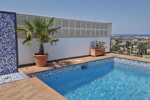 Casa Menta Denia Schöne und komfortable Villa in Denia, Costa Blanca, Spanien mit einem privaten Pool für 6 Personen. Das Haus befindet sich in einem Küsten-, Wohn- und Berggebiet und ist 4 km vom Strand Las Marinas entfernt....