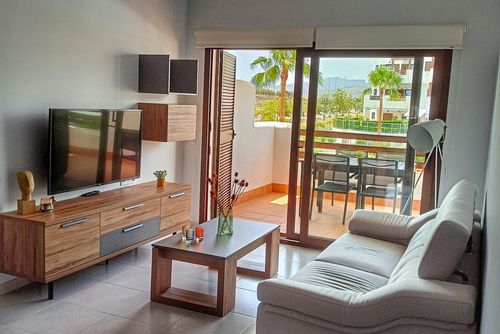 Casa Maria Modernes und fröhliches Apartment mit Gemeinschaftspool in San Juan de los Terreros, Andalusien, Spanien für 4 Personen. Das Apartment befindet sich in einem Ferienresort, in einer Küsten- und Wohngegend, in der Nähe von Supermärkten und 500 m vom Strand entfernt....