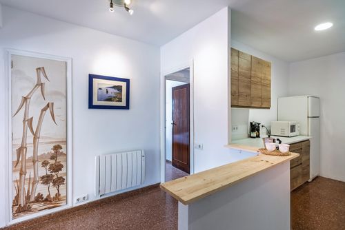 La Llave Schöne und angenehme Wohnung mit einem Gemeinschaftspool in Javea, Costa Blanca, Spanien für 6 Personen. Die Wohnung befindet sich in der Nähe von Restaurants, Bars und Geschäften und ist nur 50 m vom Playa Primer Muntanyar Benissero Strand entfernt....