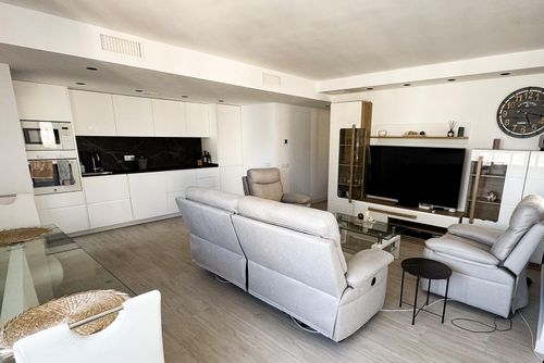 Ferienwohnung Turquesa Dreambeach4all: Calpe, Costa Blanca, Spanien. Küche, Wohnzimmer, Esszimmer und Wohn-Esszimmer