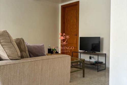 Studio Villamartin Encantador apartamento con piscina comunitaria en Orihuela Costa, Costa Blanca, España, para 2 personas. El apartamento se encuentra cerca de restaurantes y bares, tiendas y supermercados....