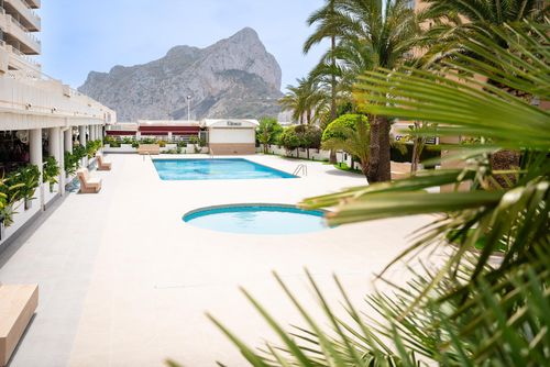 Esmeralda 2 Beachside Beautiful and luxurious apartment in Calpe, Costa Blanca, Spain with communal pool for 6 people. The apartment is situated in a holiday complex in a residential beach area, close to restaurants and bars, shops and supermarkets, 50 m from Playa de la Fossa beach, 4 km from the centre of Calpe and 50 m from the Mediterranean Sea....