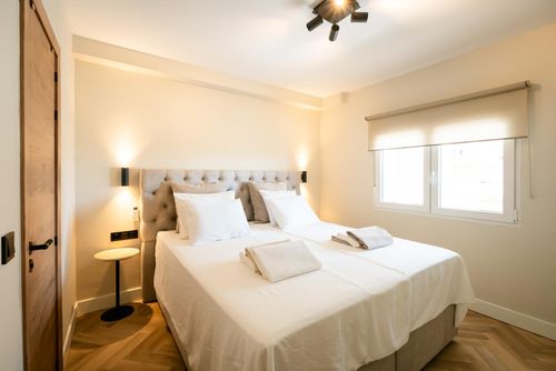 Esmeralda 2 Beachside Beautiful and luxurious apartment in Calpe, Costa Blanca, Spain with communal pool for 6 people. The apartment is situated in a holiday complex in a residential beach area, close to restaurants and bars, shops and supermarkets, 50 m from Playa de la Fossa beach, 4 km from the centre of Calpe and 50 m from the Mediterranean Sea....