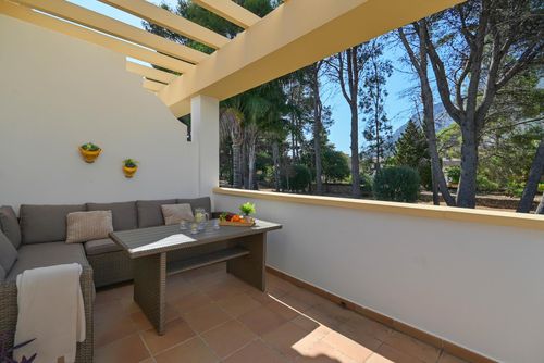 Montgo Sol Maravilloso y encantador apartamento con piscina comunitaria en Denia, Costa Blanca, España para 4 personas. El apartamento está situado en una zona residencial de playa a 2 km de la playa de la Marineta....