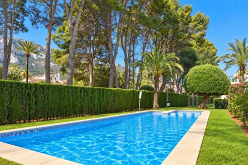 Apartamento Montgo Sol: Denia, Costa Blanca, España. Piscina