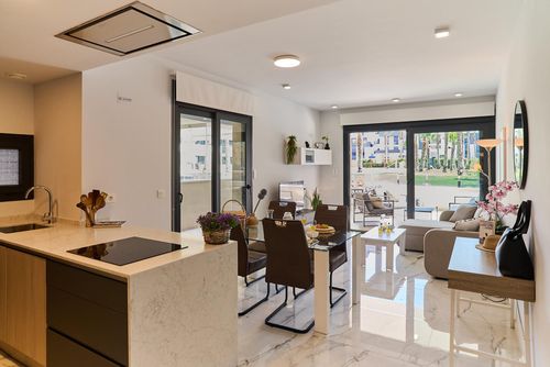 Amanecer Precioso Apartamento moderno y alegre con piscina comunitaria en Orihuela Costa, Costa Blanca, España para 4 personas. El apartamento se encuentra en una zona residencial, cerca de tiendas y supermercados y a 4 km de la playa Cala la Mosca....
