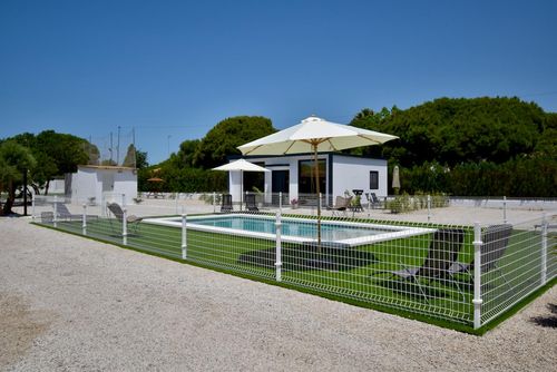 Lumar Hermosa y alegre villa en Chiclana de la Frontera, Costa de la Luz, España, con piscina privada para 5 personas. La casa se encuentra situada en una zona rural de playa....