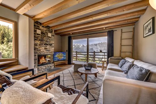 Chalet Panaga Modernes und komfortables Ferienhaus in La Tzoumaz, 4 Täler, Schweiz für 8 Personen. Das Haus befindet sich in einer bergigen Gegend....