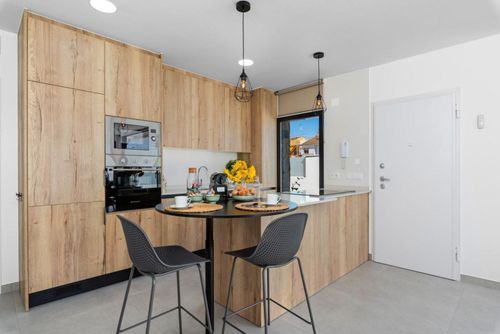 Villa los Antolinos Mooie en luxe villa in San Pedro del Pinatar, Costa Cálida, Spanje met privézwembad voor 6 personen. De villa is gelegen in een residentiële wijk, dicht bij restaurants en bars en op 2 km van het strand....