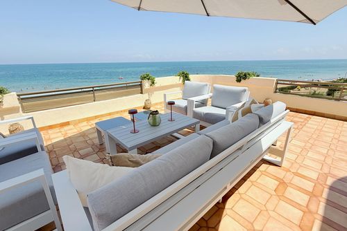 Playa Grande 52 by homeprive Beautiful and comfortable apartment in Denia, Costa Blanca, Spain with a communal pool for 6 persons. The apartment is situated in a residential beach area, close to restaurants and bars, shops and supermarkets, and just 25 metres from the beach....