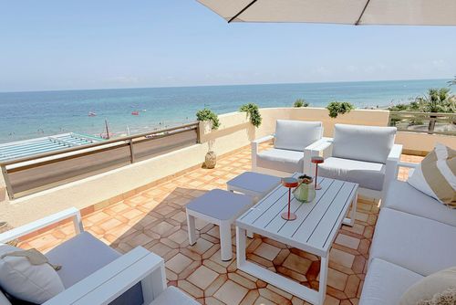 Playa Grande 52 by homeprive Beautiful and comfortable apartment in Denia, Costa Blanca, Spain with a communal pool for 6 persons. The apartment is situated in a residential beach area, close to restaurants and bars, shops and supermarkets, and just 25 metres from the beach....