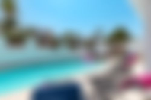Albir Albatros Modernes und komfortables Ferienhaus mit privatem Pool in Albir, Costa Blanca, Spanien für 6 Personen. Das Haus befindet sich in einem Küsten-, hügeligen und städtischen Gebiet und ist 2 km vom Strand entfernt....