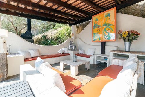 Villa Esmeralda Villa in Sitges, Costa Dorada, Spanien für 18 Personen.  Die Villa verfügt über 1 Schlafzimmer und 1 Badezimmer, verteilt auf 2 Ebenen....