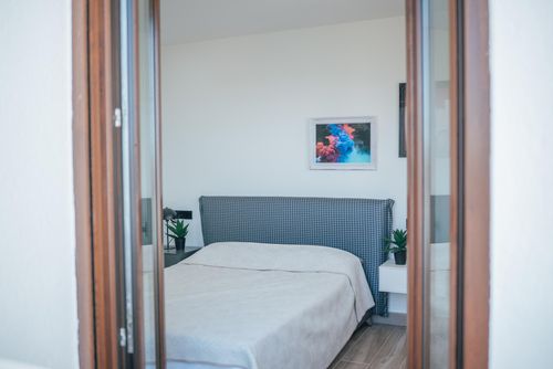 Laguna Beach Villa Salinas Moderna y cómoda villa de lujo en Torrevieja, Costa Blanca, España, con piscinas privadas y comunitarias para 4 personas. La villa está situada en un complejo, en una zona costera y residencial, cerca de restaurantes y bares, tiendas y supermercados, y a 4 km de la playa....