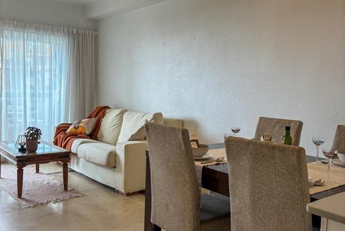 Altos de Campoamor Winter Schöne und fröhliche Wohnung mit Gemeinschaftspool in Orihuela Costa, Costa Blanca, Spanien für 6 Personen. Die Wohnung befindet sich in einer bewaldeten Gegend, nahe einem Tennisplatz und 1 km vom Strand entfernt....
