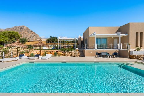 Villa Baya Blu Luxury villa with private pool in San Vito Lo Capo, Sicily, Italy for 10 persons. The villa is situated in a residential beach area and is 500 m from the beach....