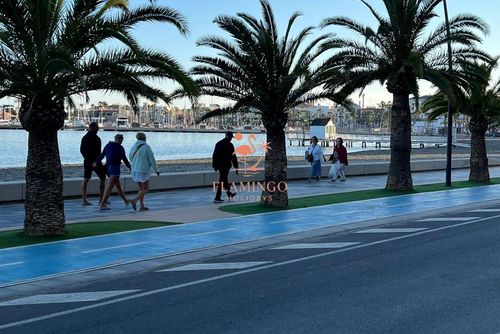 Edificio Madrid Vistamar Encantador y alegre apartamento en San Pedro del Pinatar, Costa Cálida, España, para 4 personas. El apartamento se encuentra en una zona costera y a 50 m de la playa....