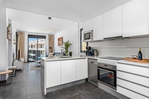 Palmera Apartment Valentino Golf Mooie en vrolijke appartement met gemeenschappelijk zwembad in Orihuela Costa, Costa Blanca, Spanje voor 4 personen. Het appartement is gelegen in een heuvelachtige woonwijk en is dicht bij restaurants en bars....