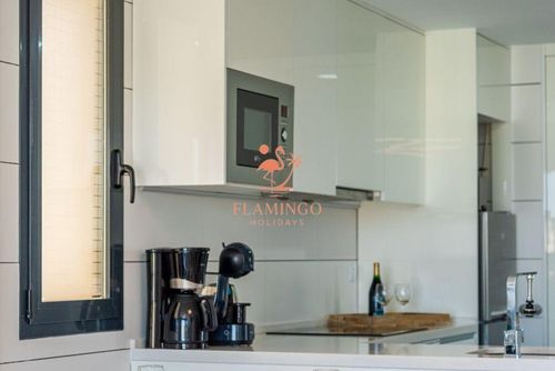 Palmera Apartment Valentino Golf winter Hermoso y alegre apartamento en Villamartín, Costa Blanca, España, con piscina comunitaria para 4 personas. El apartamento se encuentra en una zona residencial montañosa y cerca de restaurantes y bares....