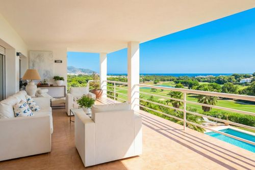 Villa Buen Neguit Golf y Mar Villa in Sitges, Costa Dorada, Spanje met privézwembad voor 10 personen. Het huis is gelegen in een heuvelachtige en residentiële strandzone....