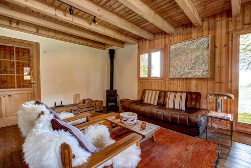 Chalet Brunello Classic and comfortable holiday house in La Tzoumaz, 4 Valleys, Switzerland for 6 persons. The house is situated in a mountainous area, within 50 m from the ski slope and within 50 m from the ski lift....