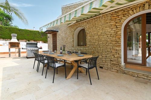 Casa Montana 6 pax Wonderful and nice villa in Jávea, Costa Blanca, Spain with private pool for 6 persons. The house is situated in a residential beach area and 3 km from Cala de la Barraca, Jávea beach....
