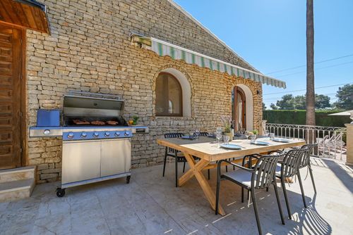 Casa Montana 6 pax Merveilleuse et charmante villa à Javea, Costa Blanca, Espagne, avec piscine privée pour 6 personnes. La maison est située dans une zone résidentielle proche de la plage, à 3 km de la plage de Cala de la Barraca, Javea....