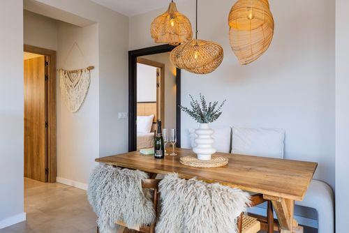 El Castillo Modern and nice apartment in Javea, Costa Blanca, Spain for 4 persons. The apartment is situated in a residential beach area, close to restaurants, bars, and shops, and 500 m from El Arenal beach....