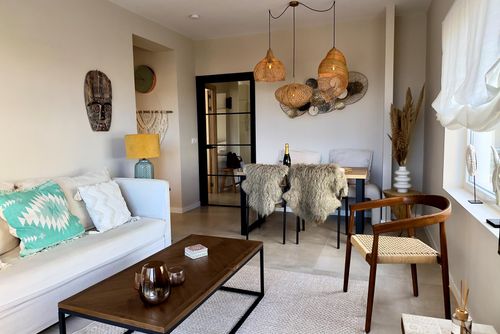 El Castillo Modern en mooi appartement in Javea, Costa Blanca, Spanje voor 4 personen. Het appartement is gelegen in een residentieel strandgebied, dicht bij restaurants, bars en winkels, en op 500 meter van het El Arenal strand....