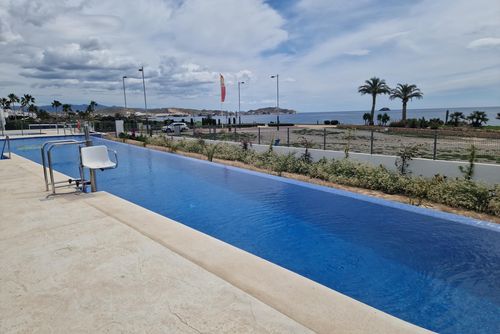 Casa Cléoli Modern en luxe appartement in San Juan de los Terreros, Andalusië, Spanje met gemeenschappelijk zwembad voor 4 personen. Het appartement is gelegen in een strandresort in een residentieel en bergachtig strandgebied, vlakbij supermarkten en op 100 m van het strand....