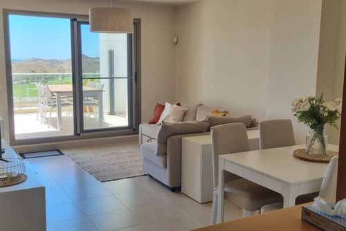 Casa Aguilon Golf View Hermoso y cómodo apartamento en Pulpí, Andalucía, España, para 4 personas. El apartamento se encuentra en un complejo vacacional con bar y restaurante, y está ubicado a 3 km de la playa de Playa la Entrevista....