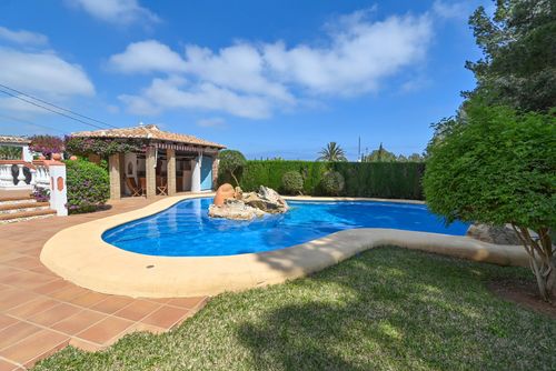 Serena Vista 4 pax Magnifique et charmante villa à Denia, Costa Blanca, Espagne avec piscine privée pour 4 personnes. La maison est située dans un quartier résidentiel et montagneux de la plage et se trouve à 3 km de la plage de Marineta Casiana, Denia....