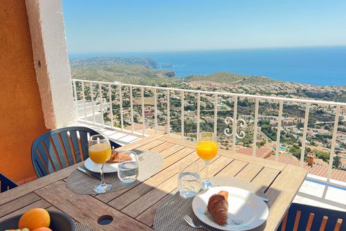 Azurea M A Large and comfortable apartment in Benitachell - Poble Nou de Benitatxell, Costa Blanca, Spain with communal pool for 4 persons. The apartment is situated in a coastal, hilly, and residential area and is 3 km from Cala Moraig beach....