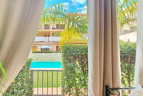 Jardines del Sol by Solidays Amplio y alegre apartamento en Benissa, Costa Blanca, España, con piscina comunitaria para 4 personas. El apartamento se encuentra en una zona residencial de playa y está a 2 km de la playa de Cala Baladrar....