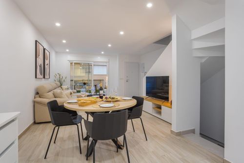 Casa Cuatro Soles Wonderful and comfortable house in La Manga, Costa Cálida, Spain with communal pool for 6 persons. The house is situated in a residential beach area, close to restaurants, bars, shops, and supermarkets, and is 100 m from the beach....