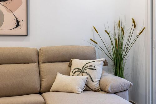 Casa Cuatro Soles Wonderful and comfortable house in La Manga, Costa Cálida, Spain with communal pool for 6 persons. The house is situated in a residential beach area, close to restaurants, bars, shops, and supermarkets, and is 100 m from the beach....