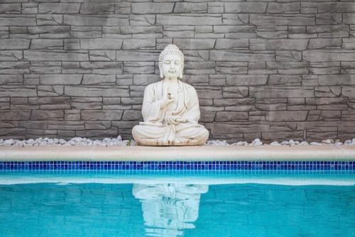 Farallon Charmante et confortable villa avec piscine privée à Chiclana de la Frontera, Costa de la Luz, Espagne, pour 7 personnes. La maison est située dans une zone boisée et résidentielle proche de la plage, à proximité de restaurants et de bars, et à 500 m de la plage de La Barrosa....