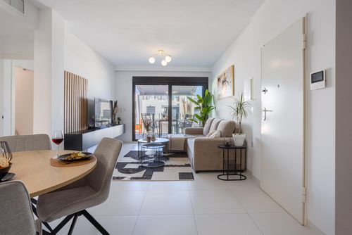 Saoco Paraíso Meraviglioso e confortevole appartamento con piscina comune a San Miguel de Salinas, Costa Blanca, Spagna, per 4 persone. L'appartamento si trova vicino a ristoranti e bar, negozi e supermercati....