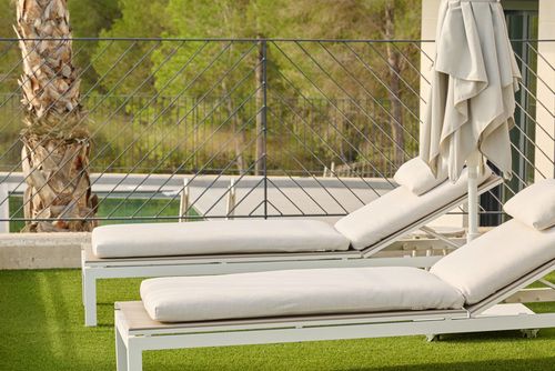 Villa I8 Moderne und komfortable Villa in Polop, Costa Blanca, Spanien, mit einem Gemeinschaftspool für 4 Personen. Das Haus befindet sich in einem küstennahen, hügeligen Wohngebiet....