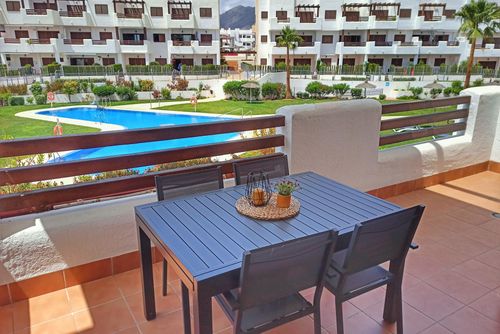 Casa Maria WINTER Appartement moderne et ensoleillé à San Juan de los Terreros, en Andalousie, Espagne, avec une piscine commune pour 4 personnes. L'appartement est situé dans une station balnéaire dans une zone côtière et résidentielle, proche des supermarchés et à 500 m de la plage....