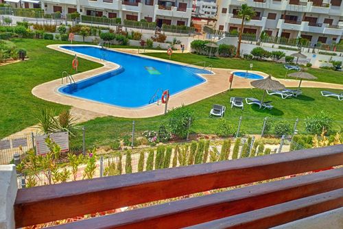 Casa Maria WINTER Modern en vrolijk appartement in San Juan de los Terreros, Andalusië, Spanje met een gemeenschappelijk zwembad voor 4 personen. Het appartement is gelegen in een strandresort in een kust- en woongebied, dicht bij supermarkten en op 500 m van het strand....