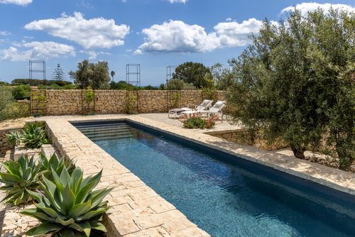 Villa  Pizzuta Villa mit privatem Pool in Noto, Sizilien, Italien für 6 Personen. Das Ferienhaus befindet sich in einer ländlichen Strandgegend und ist 2 km vom Strand entfernt....