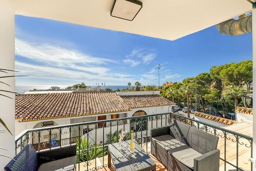 Casa Mira Wunderbare und komfortable Wohnung in Mijas Costa, Andalusien, Spanien mit Gemeinschaftspool für 3 Personen. Die Wohnung befindet sich in einer Ferienanlage, in einem Wohngebiet am Strand, in der Nähe von Restaurants und Bars, Geschäften und Supermärkten, 500 m vom Strand Riviera del Sol und 0,5 km vom Mittelmeer entfernt....
