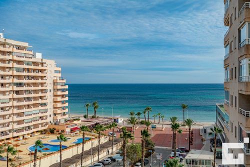 Apolo XVII 19 - Grupo Turis Apartamento con piscina comunitaria en Calpe, Costa Blanca, España, para 6 personas. El apartamento está situado cerca de restaurantes y bares, tiendas y supermercados, y se encuentra a 25 m de la playa de La Fossa / Levante....