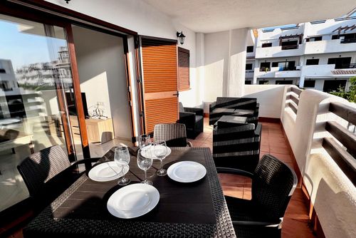 Casa Jose Underbar och glad lägenhet med gemensam pool i San Juan de los Terreros, Andalusien, Spanien för 4 personer. Lägenheten ligger i en semesteranläggning i ett bostadsområde vid stranden, nära restauranger och barer, stormarknader och en tennisbana, samt 500 m från Playa Nardos-stranden....