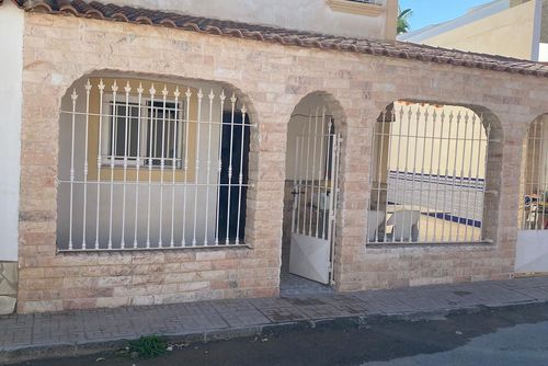 Casa Unamuno Maison rustique et classique avec piscine commune à San Juan de los Terreros, en Andalousie, Espagne, pour 6 personnes. La maison est située dans une station balnéaire, dans une zone résidentielle et montagneuse, à proximité des commerces et des supermarchés, et à 100 m de la plage....