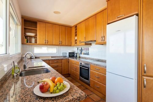 Casa Horizont Wunderschönes und angenehmes Ferienhaus in Denia, Costa Blanca, Spanien, mit beheiztem Pool für 6 Personen. Das Haus befindet sich in einer urbanen Gegend und ist 4 km vom Strand von Denia entfernt....