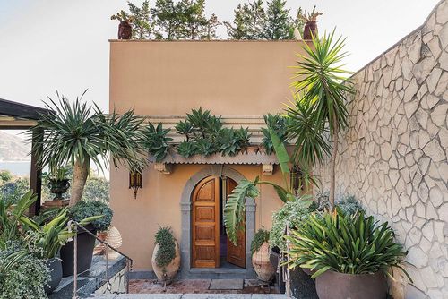 Villa Tao Bay Luxury villa with private pool in Taormina, Sicily, Italy for 12 persons. The villa is situated in a residential beach area and is 25 m from the beach....